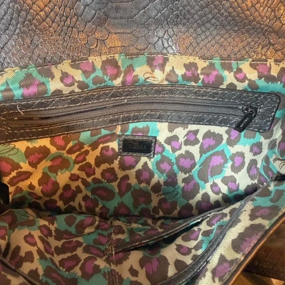 Vintage Guess Y2K Silver Snakeskin Crossbody Clutch Metallic Chain‎ Bag
